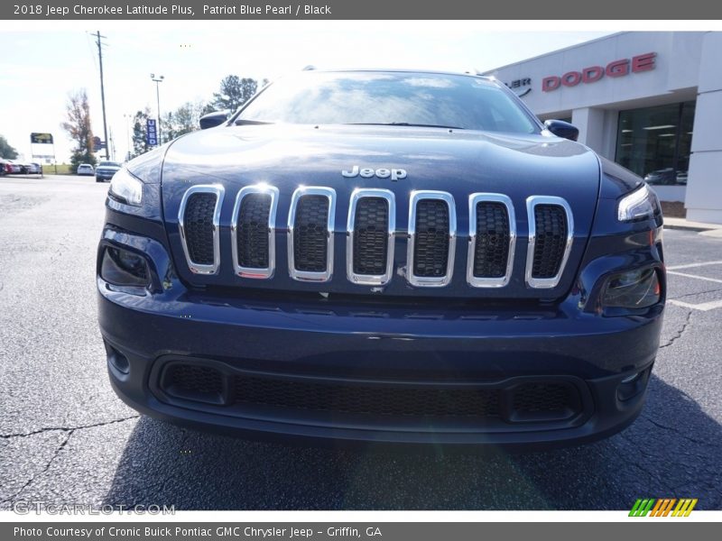 Patriot Blue Pearl / Black 2018 Jeep Cherokee Latitude Plus