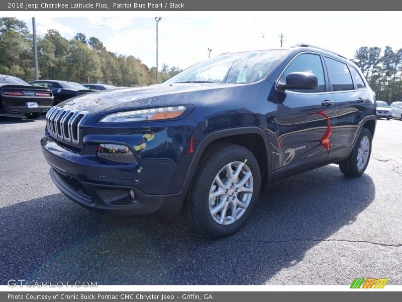 Patriot Blue Pearl / Black 2018 Jeep Cherokee Latitude Plus