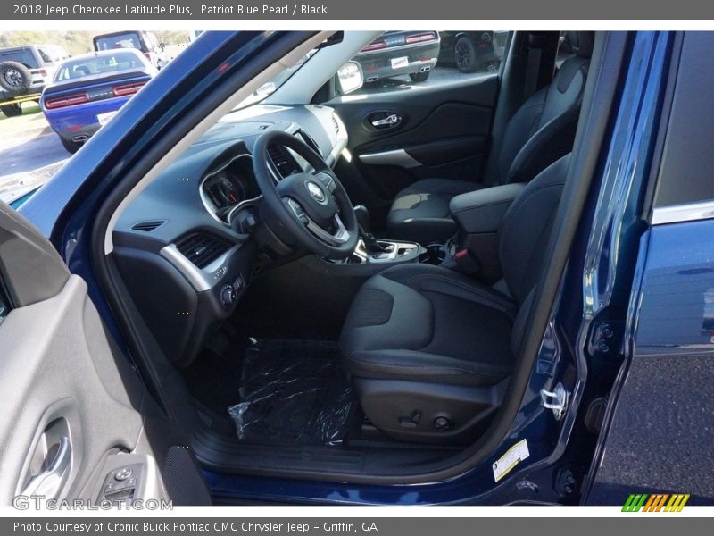 Patriot Blue Pearl / Black 2018 Jeep Cherokee Latitude Plus