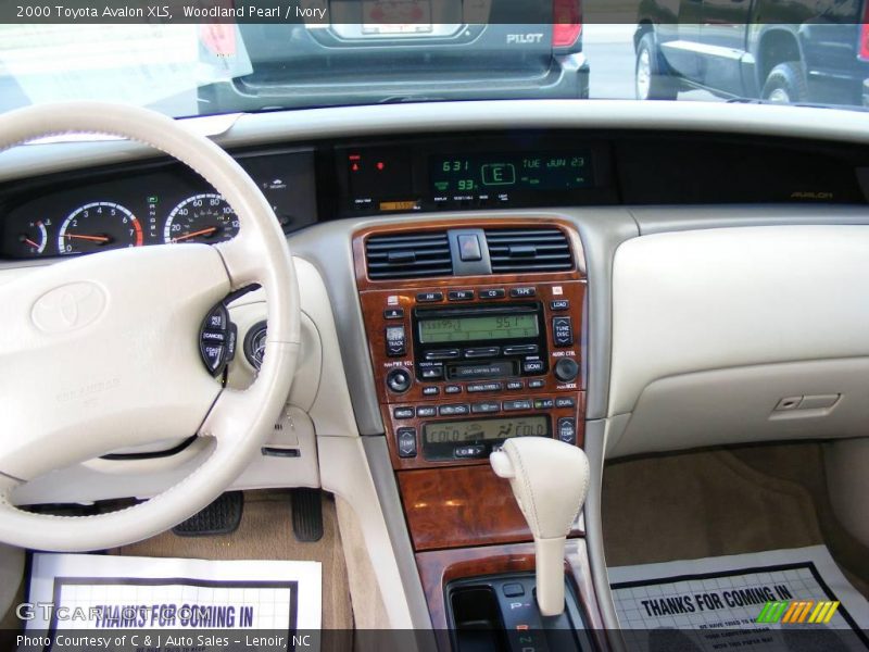 Woodland Pearl / Ivory 2000 Toyota Avalon XLS