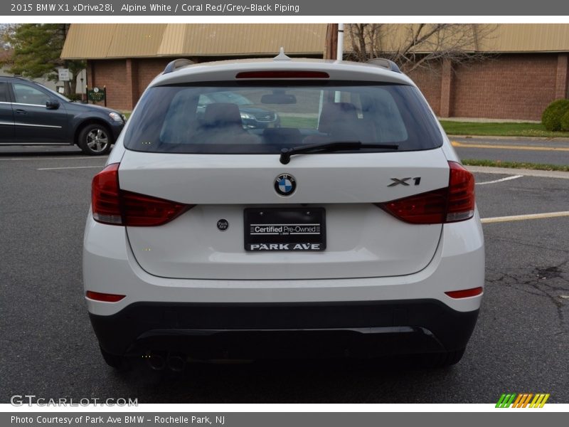 Alpine White / Coral Red/Grey-Black Piping 2015 BMW X1 xDrive28i