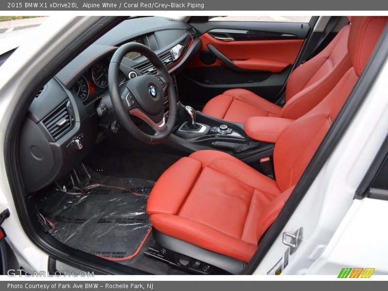 Alpine White / Coral Red/Grey-Black Piping 2015 BMW X1 xDrive28i