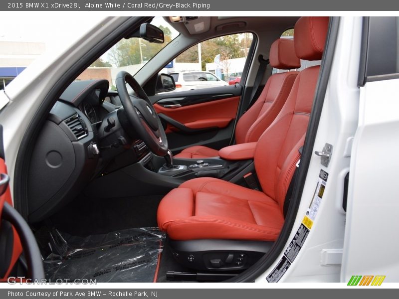 Alpine White / Coral Red/Grey-Black Piping 2015 BMW X1 xDrive28i