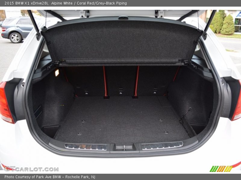 Alpine White / Coral Red/Grey-Black Piping 2015 BMW X1 xDrive28i