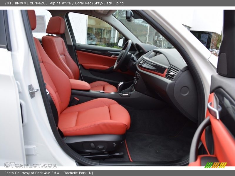 Alpine White / Coral Red/Grey-Black Piping 2015 BMW X1 xDrive28i