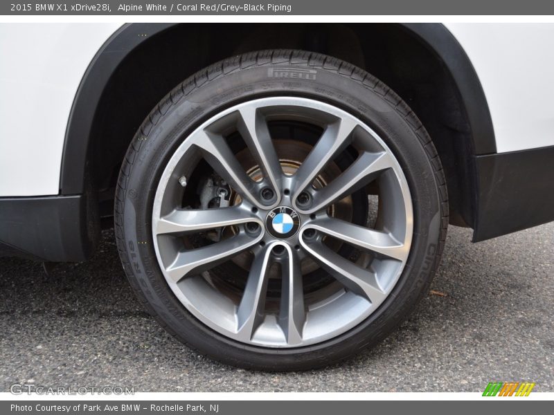 Alpine White / Coral Red/Grey-Black Piping 2015 BMW X1 xDrive28i