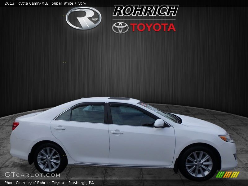 Super White / Ivory 2013 Toyota Camry XLE