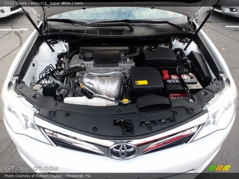 Super White / Ivory 2013 Toyota Camry XLE