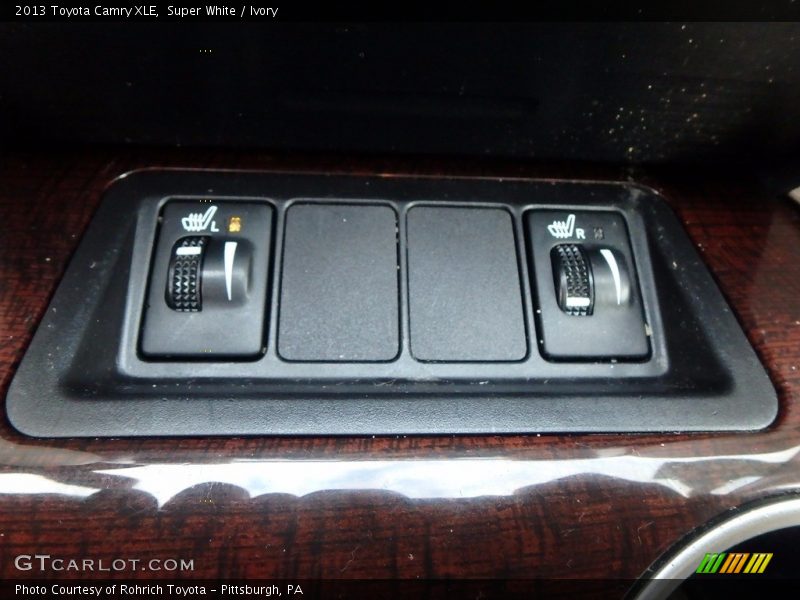 Super White / Ivory 2013 Toyota Camry XLE