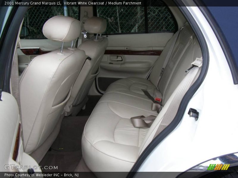 Vibrant White Clearcoat / Medium Parchment 2001 Mercury Grand Marquis LS