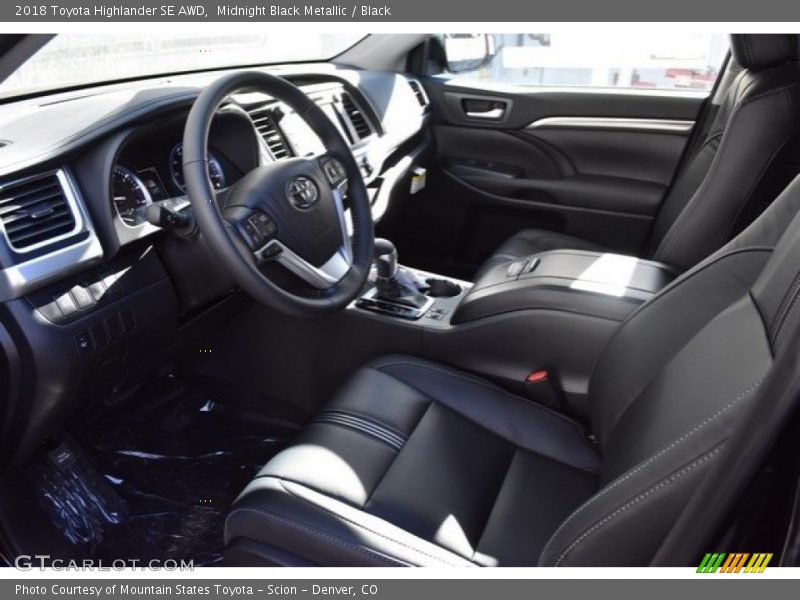 Midnight Black Metallic / Black 2018 Toyota Highlander SE AWD