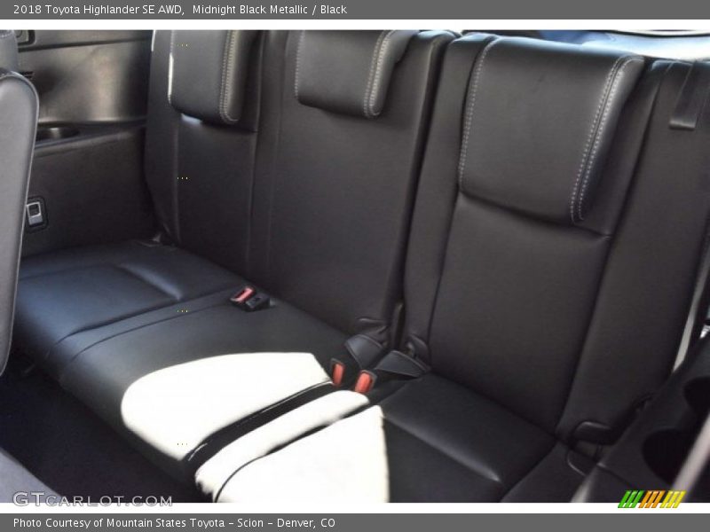 Midnight Black Metallic / Black 2018 Toyota Highlander SE AWD