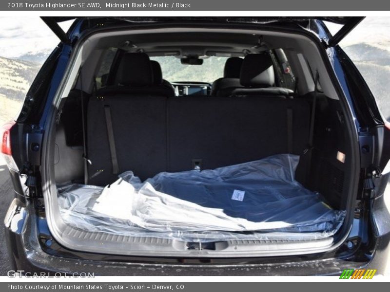 Midnight Black Metallic / Black 2018 Toyota Highlander SE AWD