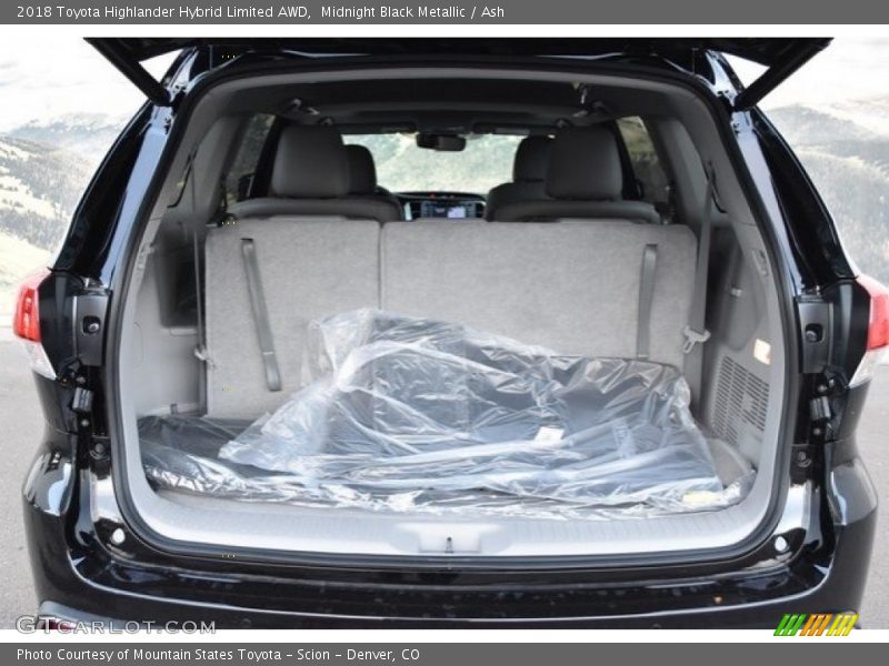  2018 Highlander Hybrid Limited AWD Trunk