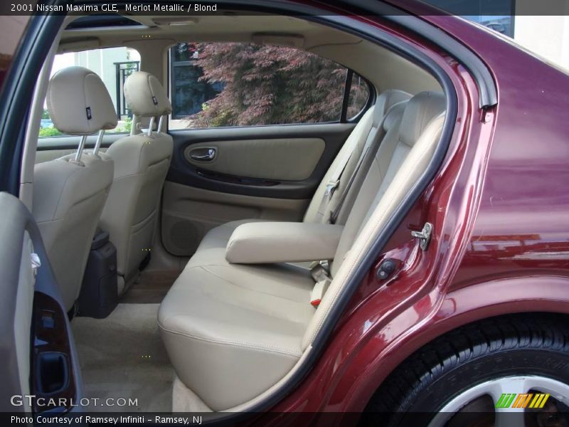 Merlot Metallic / Blond 2001 Nissan Maxima GLE