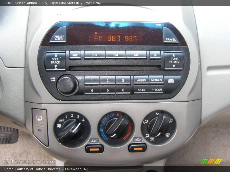 Opal Blue Metallic / Frost Gray 2002 Nissan Altima 2.5 S