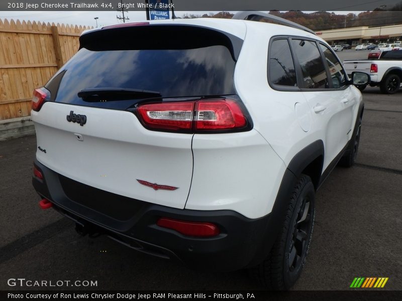 Bright White / Black 2018 Jeep Cherokee Trailhawk 4x4