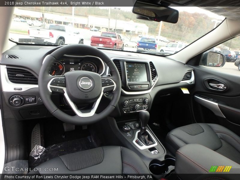 Bright White / Black 2018 Jeep Cherokee Trailhawk 4x4