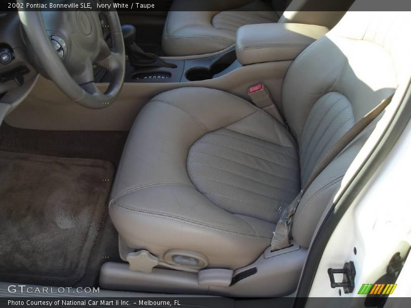 Ivory White / Taupe 2002 Pontiac Bonneville SLE