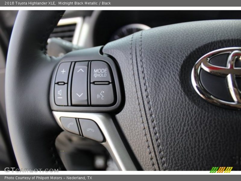 Midnight Black Metallic / Black 2018 Toyota Highlander XLE