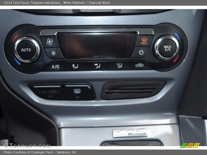 White Platinum / Charcoal Black 2014 Ford Focus Titanium Hatchback