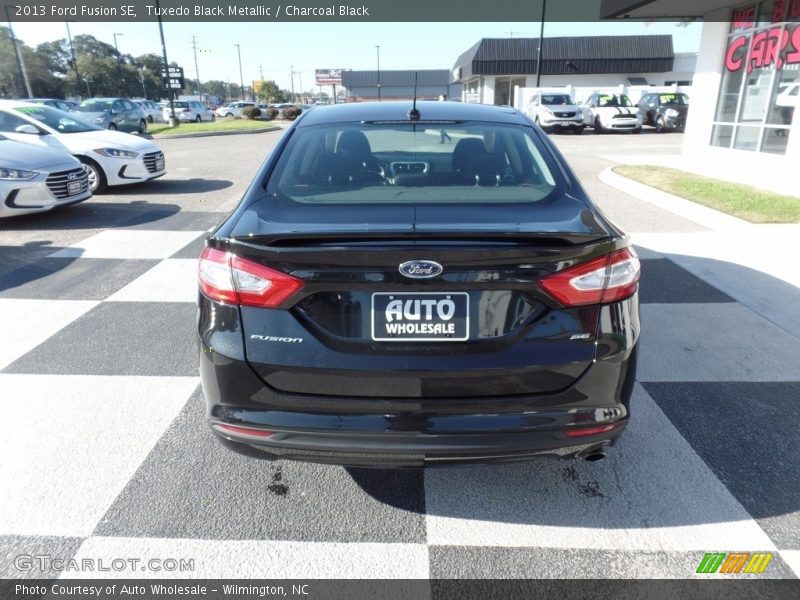 Tuxedo Black Metallic / Charcoal Black 2013 Ford Fusion SE