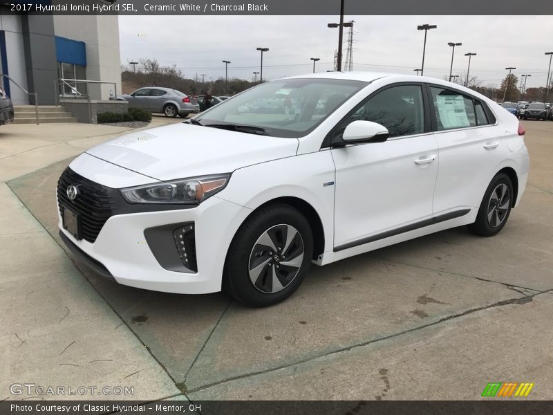 Front 3/4 View of 2017 Ioniq Hybrid SEL