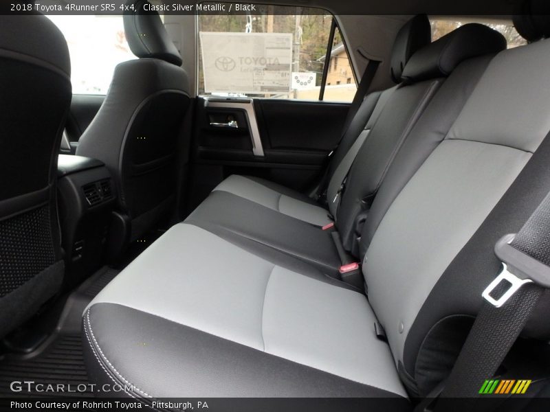Classic Silver Metallic / Black 2018 Toyota 4Runner SR5 4x4