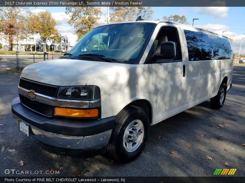 Summit White / Medium Pewter 2017 Chevrolet Express 3500 Passenger LT