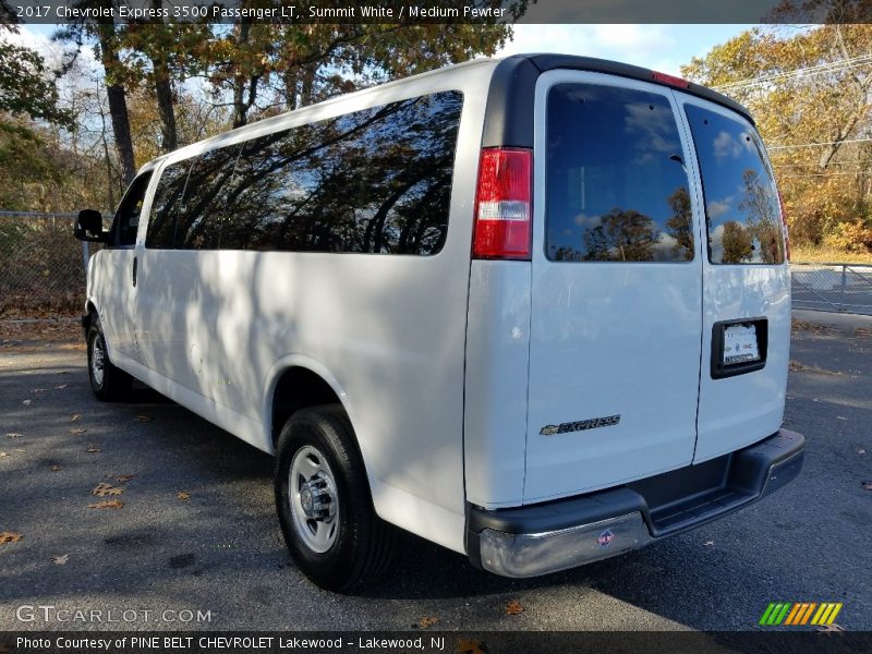 Summit White / Medium Pewter 2017 Chevrolet Express 3500 Passenger LT