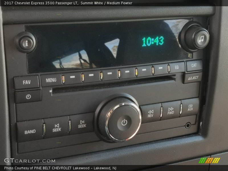 Summit White / Medium Pewter 2017 Chevrolet Express 3500 Passenger LT