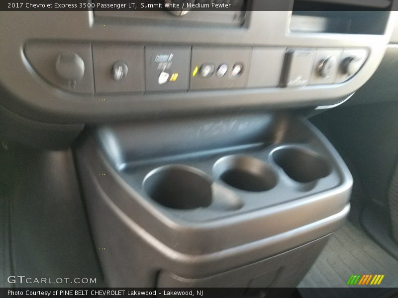 Summit White / Medium Pewter 2017 Chevrolet Express 3500 Passenger LT