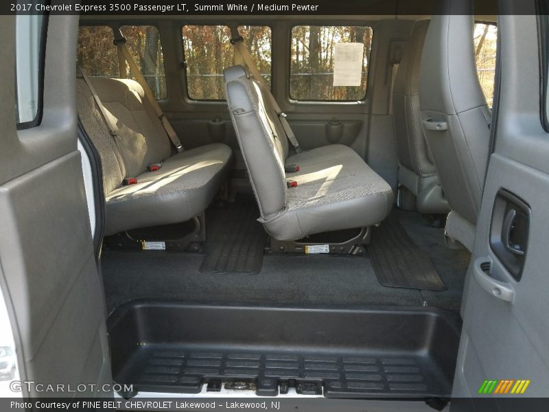 Summit White / Medium Pewter 2017 Chevrolet Express 3500 Passenger LT