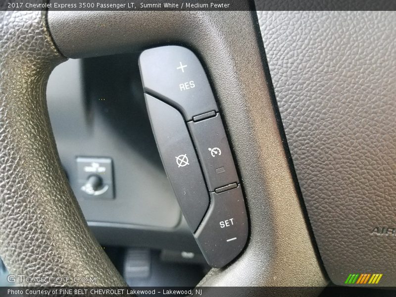 Summit White / Medium Pewter 2017 Chevrolet Express 3500 Passenger LT