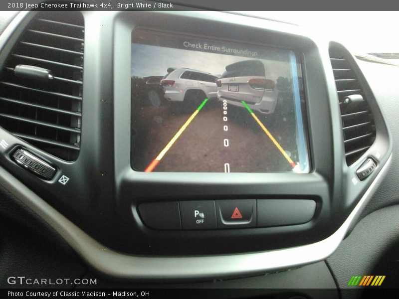 Bright White / Black 2018 Jeep Cherokee Trailhawk 4x4