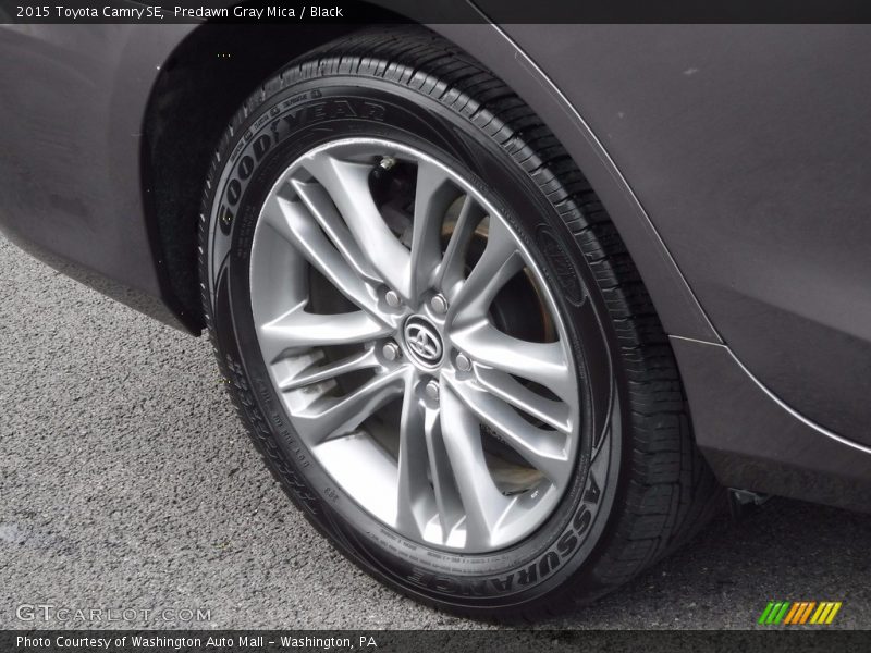 Predawn Gray Mica / Black 2015 Toyota Camry SE