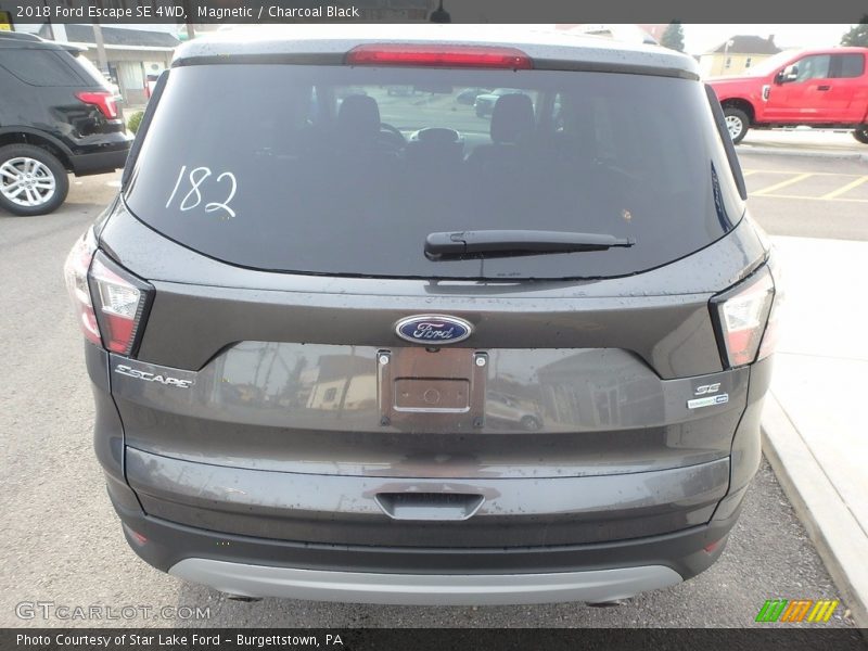 Magnetic / Charcoal Black 2018 Ford Escape SE 4WD