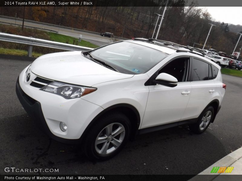 Super White / Black 2014 Toyota RAV4 XLE AWD