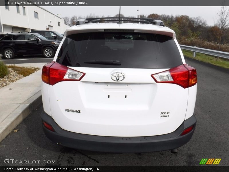 Super White / Black 2014 Toyota RAV4 XLE AWD