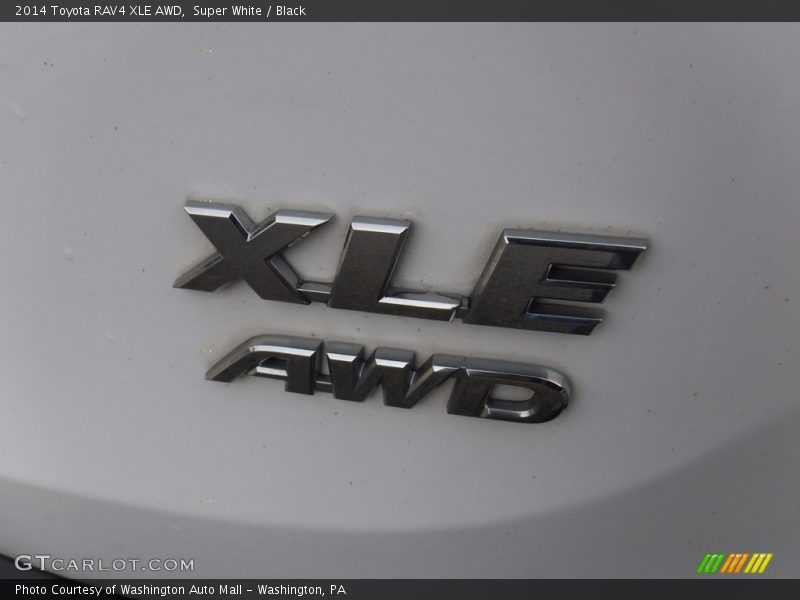 Super White / Black 2014 Toyota RAV4 XLE AWD