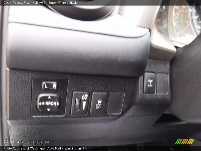 Super White / Black 2014 Toyota RAV4 XLE AWD