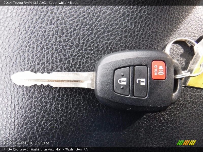 Super White / Black 2014 Toyota RAV4 XLE AWD