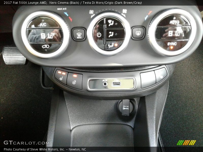 Controls of 2017 500X Lounge AWD