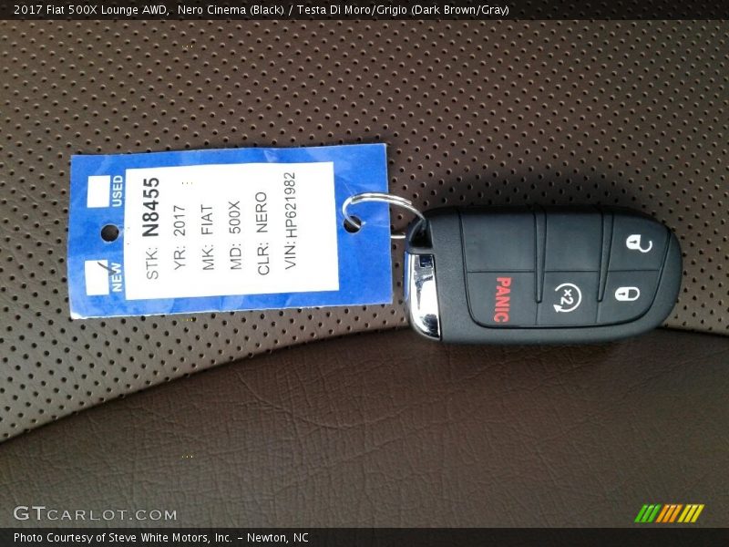 Nero Cinema (Black) / Testa Di Moro/Grigio (Dark Brown/Gray) 2017 Fiat 500X Lounge AWD