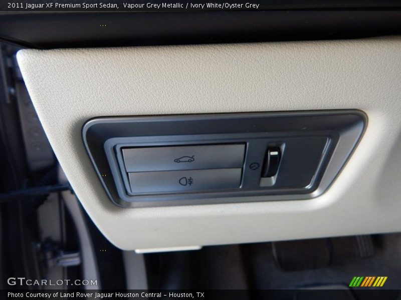 Vapour Grey Metallic / Ivory White/Oyster Grey 2011 Jaguar XF Premium Sport Sedan