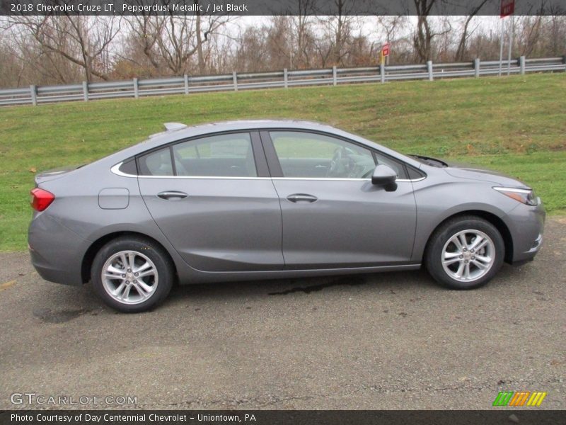Pepperdust Metallic / Jet Black 2018 Chevrolet Cruze LT