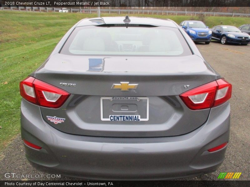 Pepperdust Metallic / Jet Black 2018 Chevrolet Cruze LT