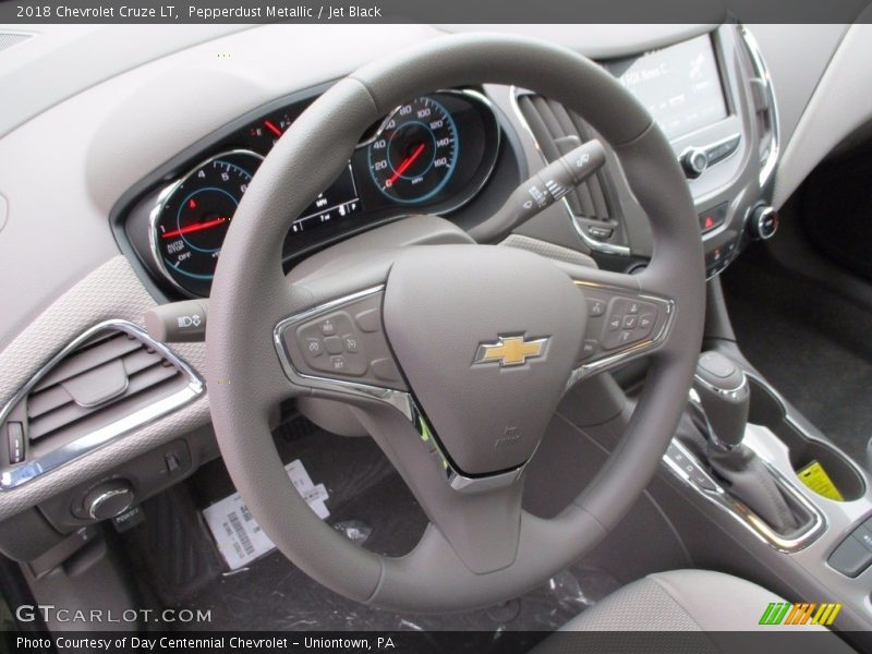 Pepperdust Metallic / Jet Black 2018 Chevrolet Cruze LT