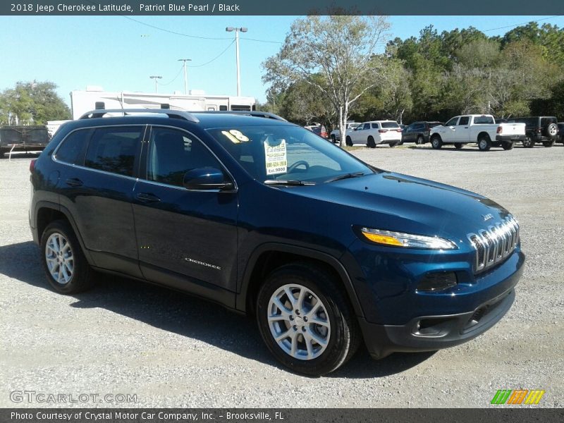 Front 3/4 View of 2018 Cherokee Latitude