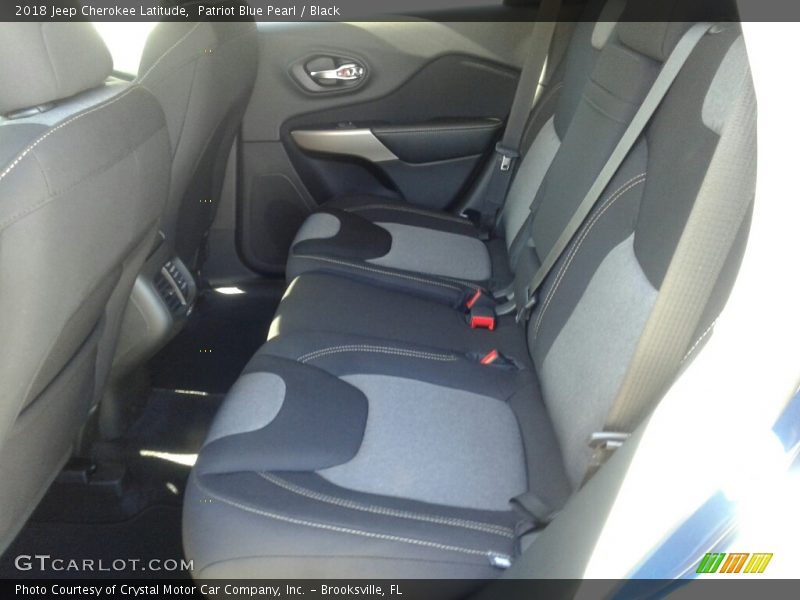 Patriot Blue Pearl / Black 2018 Jeep Cherokee Latitude
